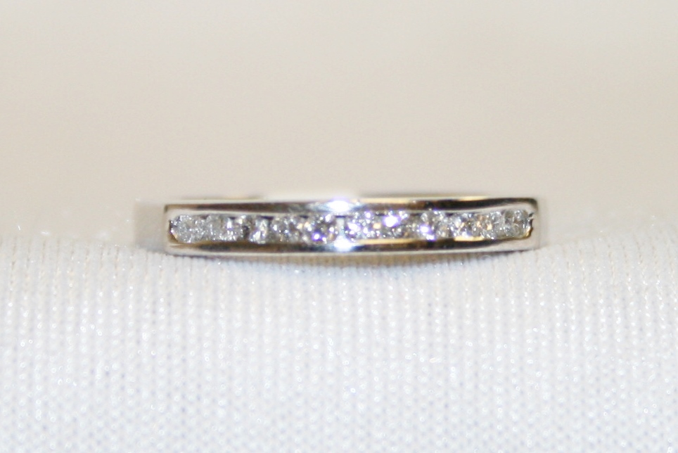 Platinum Diamond Wedding Band – 0.20ct TW