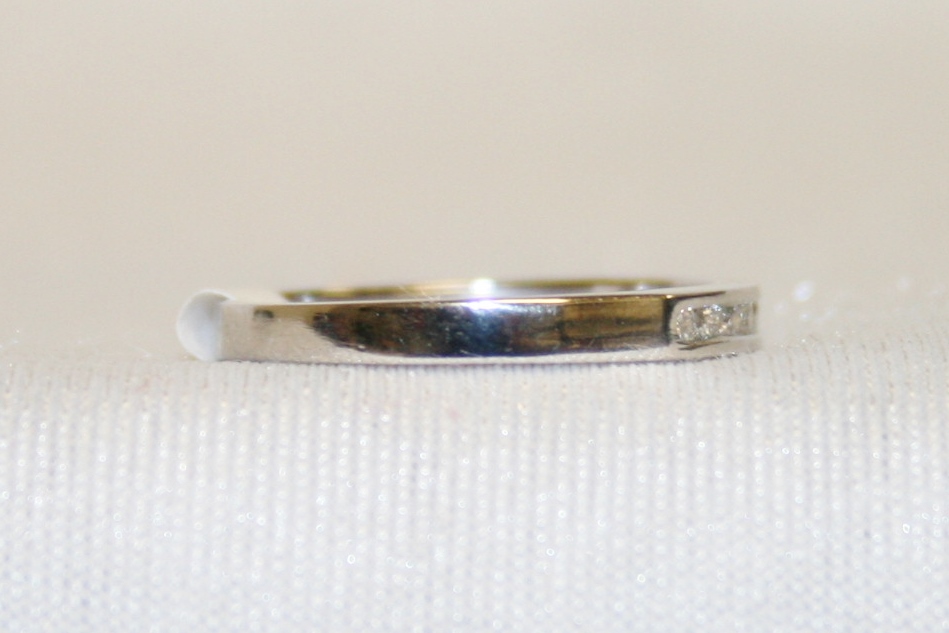 Platinum Diamond Wedding Band – 0.20ct TW
