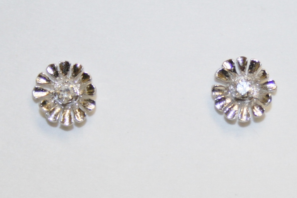 White Gold Diamond Stud Flower Earrings – 0.06ct TW
