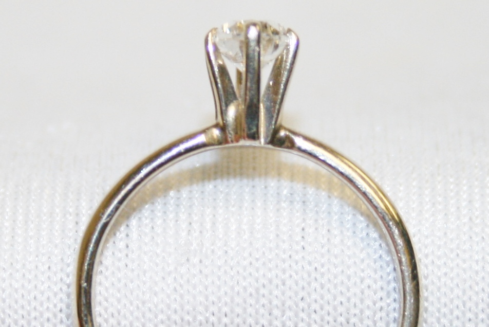 White Gold Pear Shaped Diamond Engagement Ring – 0.50ct.