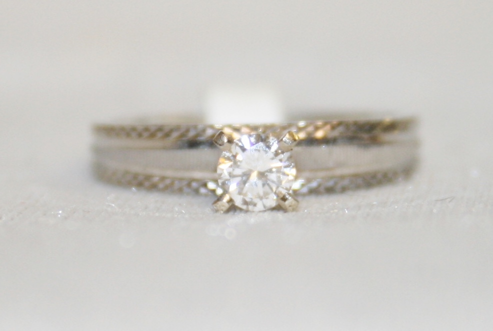 White Gold Diamond Solitaire Engagement Ring – 0.25ct.