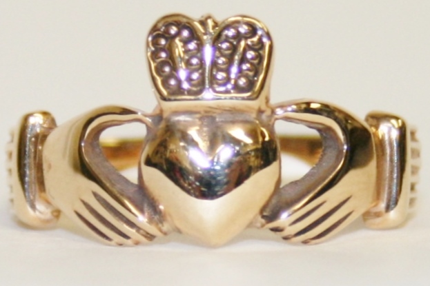 Men’s Yellow Gold Claddagh Ring