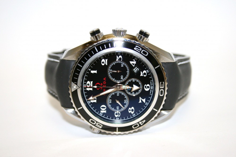 Omega Seamaster Planet Ocean Chronograph 600M James Bond Watch