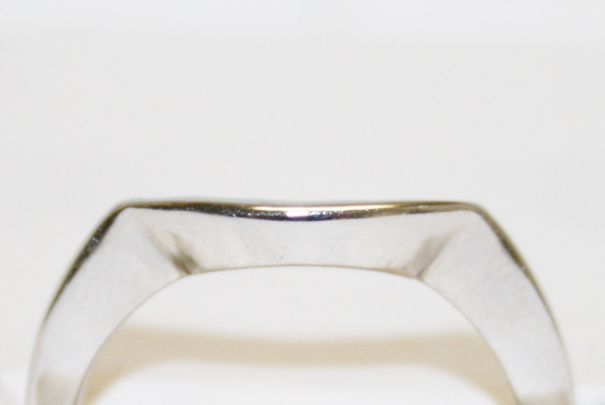 Curved Twist Wedding Band