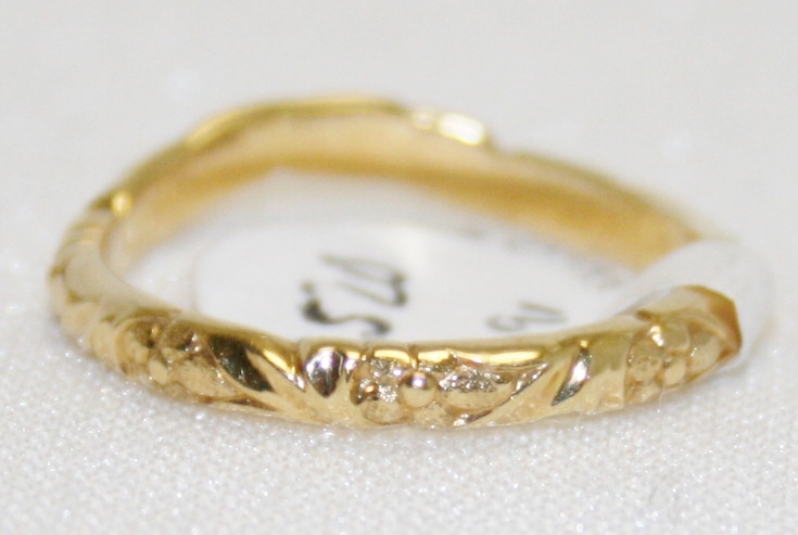 Curved Floral Wedding Band