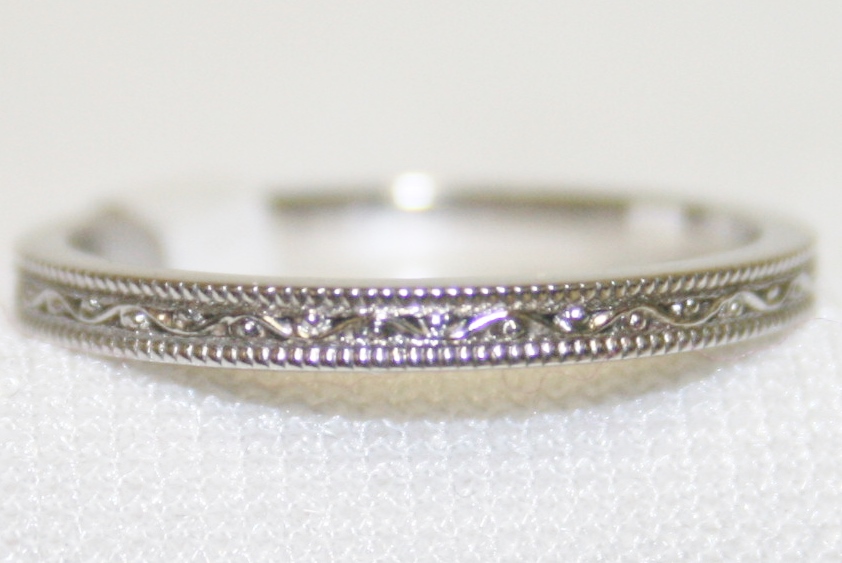 Jabel 1.9mm Seamless Engraved White Gold Band