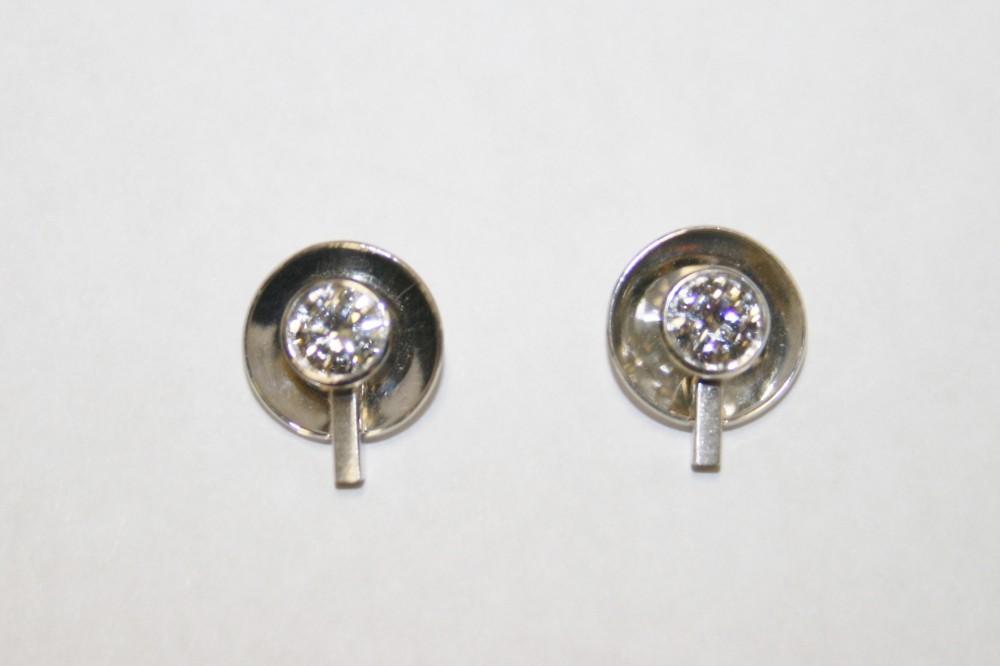 Peter Lees Platinum Diamond Earrings