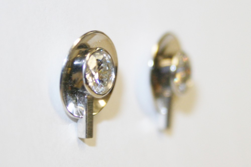 Peter Lees Platinum Diamond Earrings