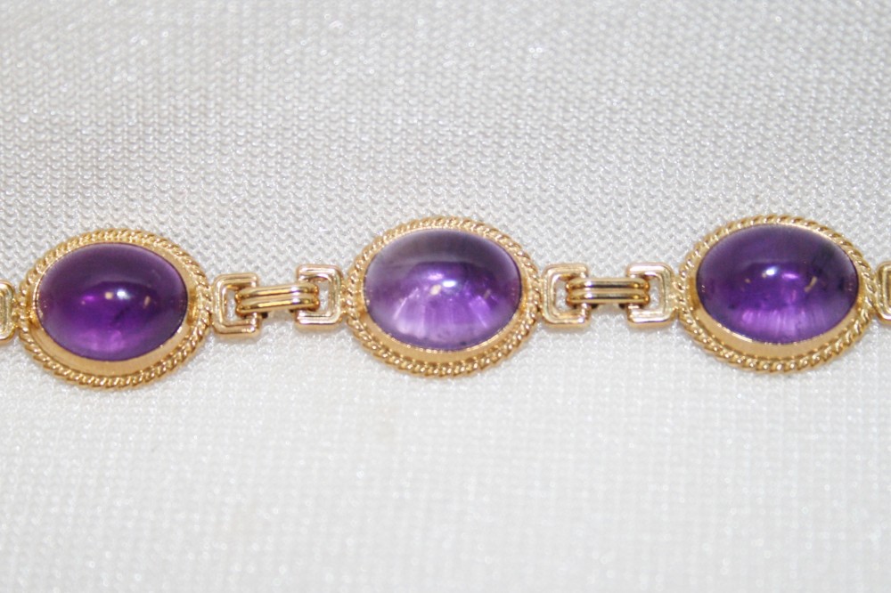 Yellow Gold Amethyst Cabochon Bracelet