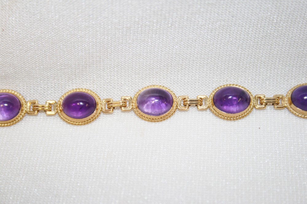 Yellow Gold Amethyst Cabochon Bracelet