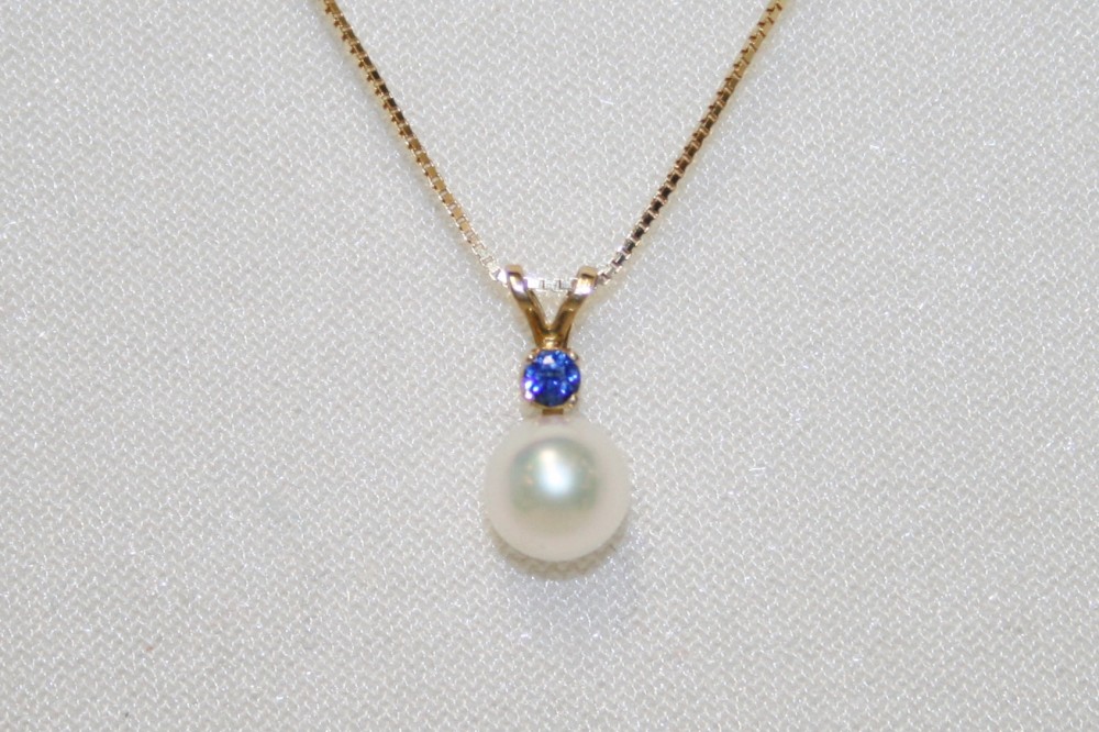 7mm Cultured Pearl and Sapphire Pendant