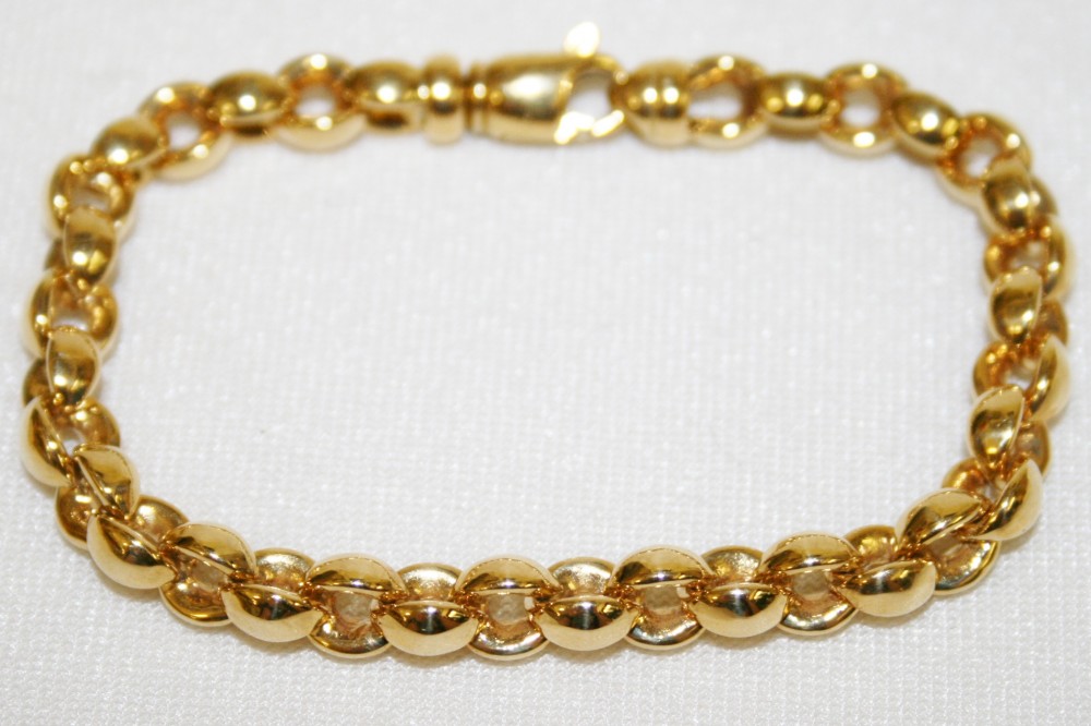 Yellow Gold Beveled Rolo Link Bracelet