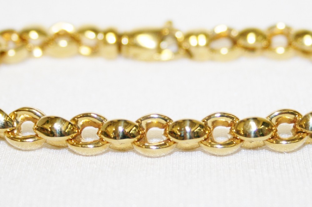 Yellow Gold Beveled Rolo Link Bracelet