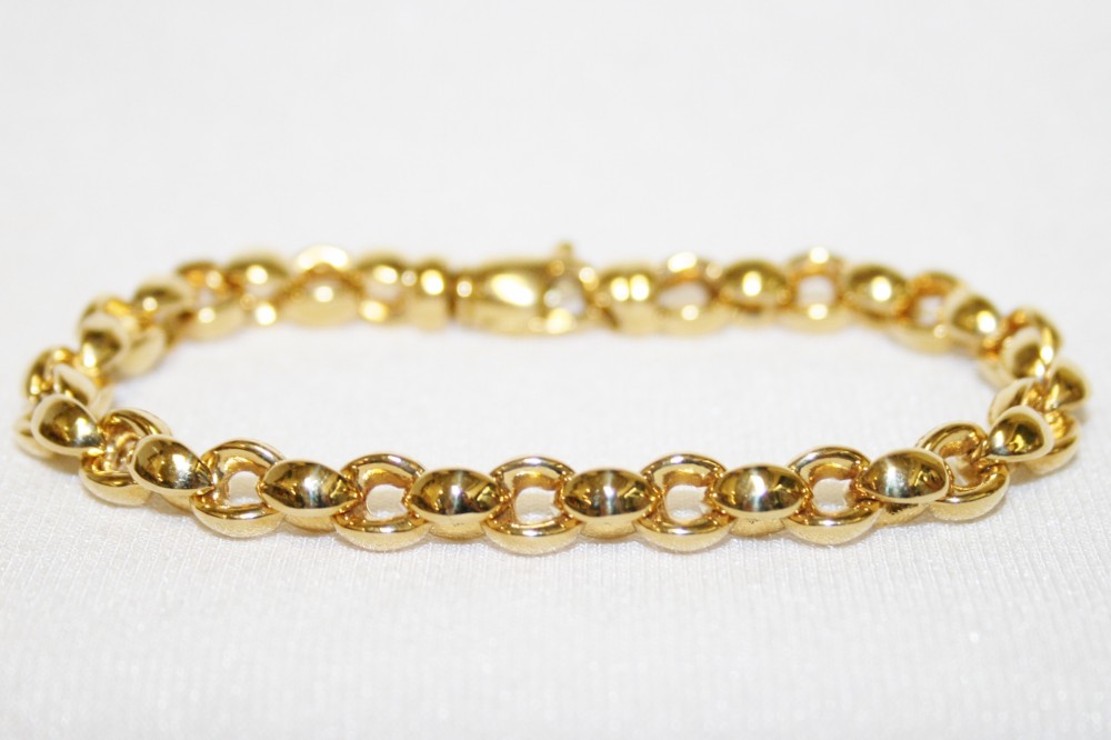 Yellow Gold Beveled Rolo Link Bracelet