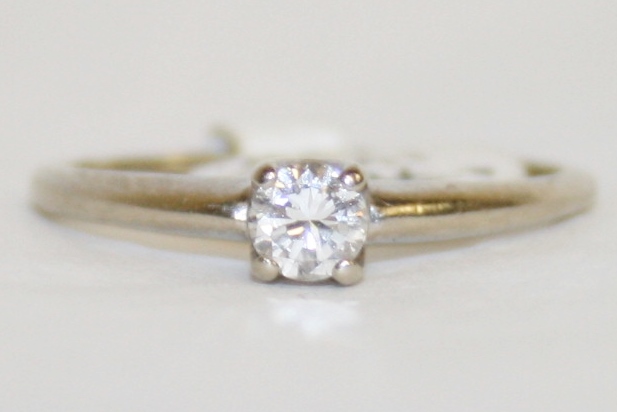 Diamond Solitaire Engagement Ring – 0.24ct.