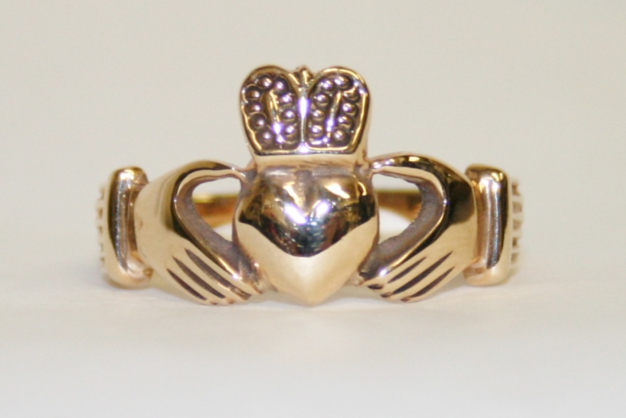 Men’s Yellow Gold Claddagh Ring