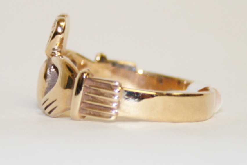 Men’s Yellow Gold Claddagh Ring