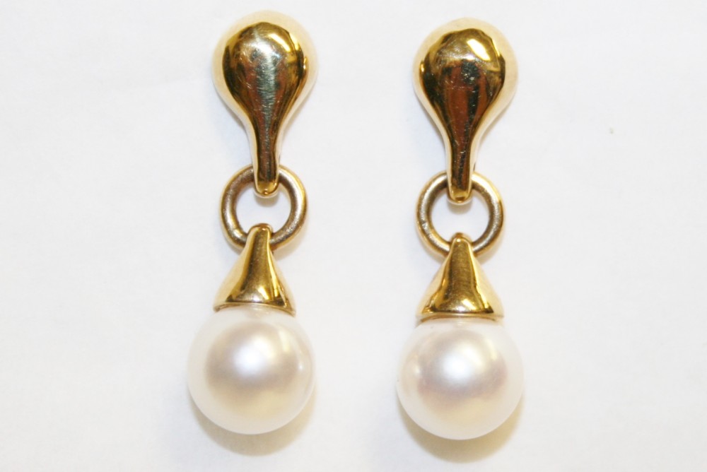 8.8-9.0mm Cultured Pearl Dangle Earrings