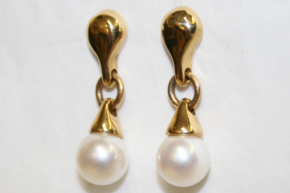 8.8-9.0mm Cultured Pearl Dangle Earrings