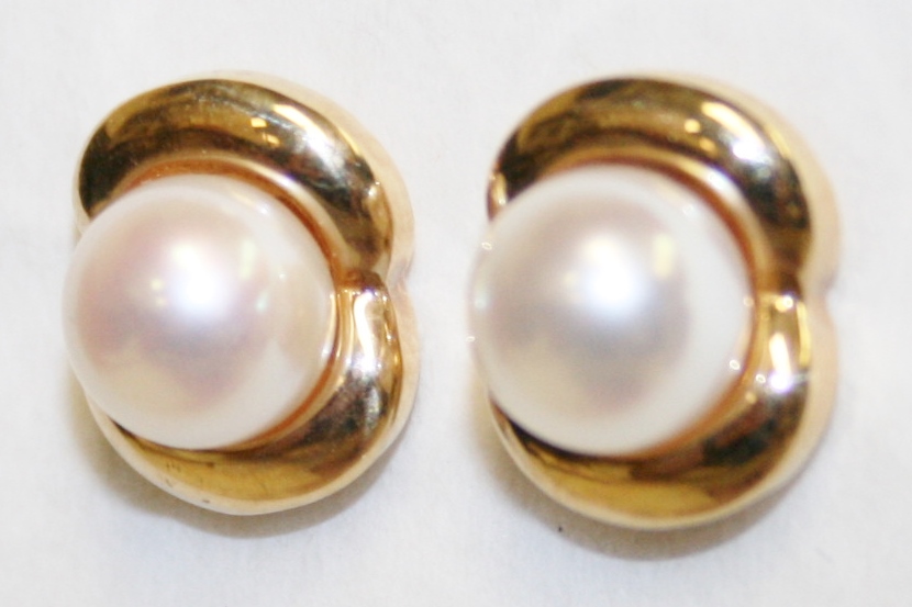 8mm Cultured Pearl Earrings
