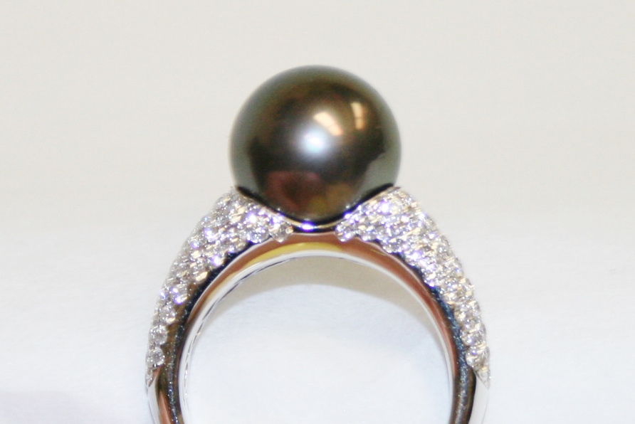 12mm Tahitian Black Pearl and Diamond Ring