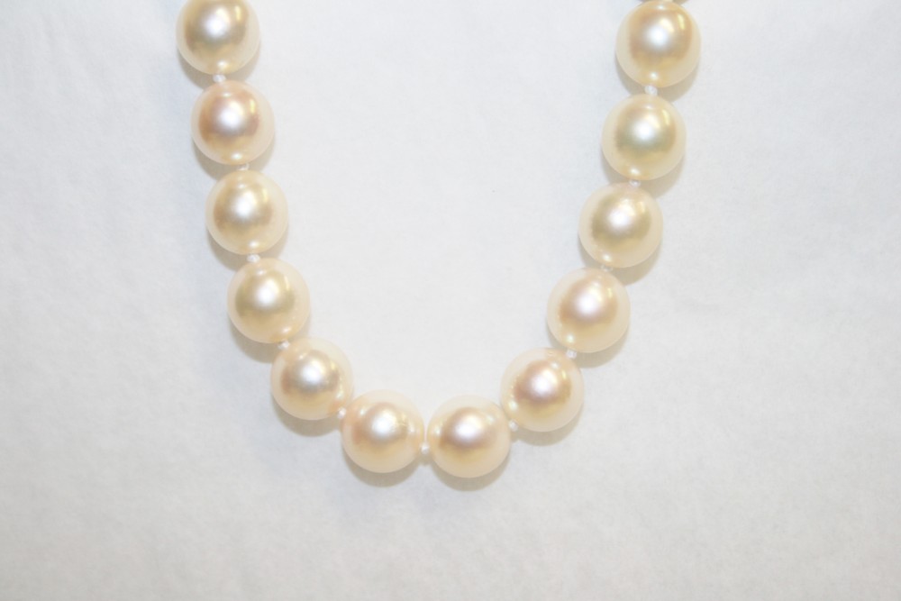 9-9.5mm Akoya Pearl Necklace