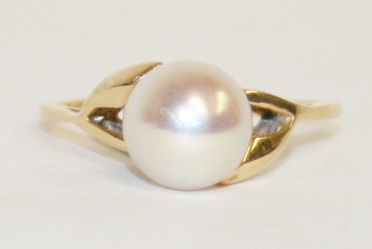 Yellow Gold Pearl Ring