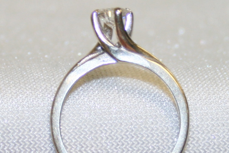 White Gold Diamond Solitaire Engagement Ring – 0.50ct