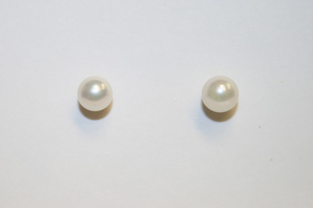 6mm Round Cultured Pearl Studs
