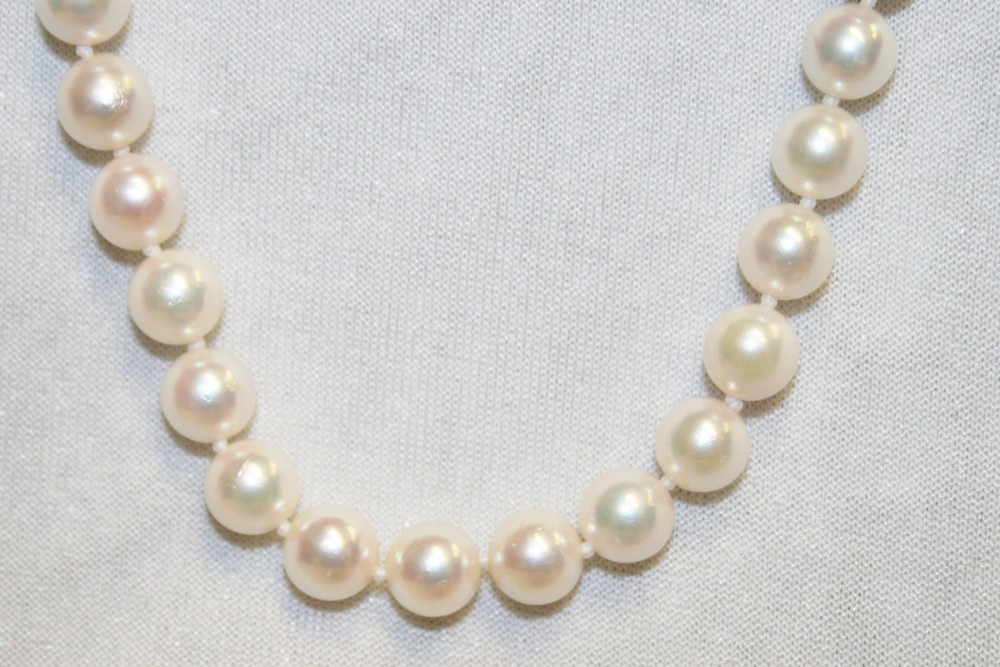 Round Cultured Pearl Necklace 17.5″
