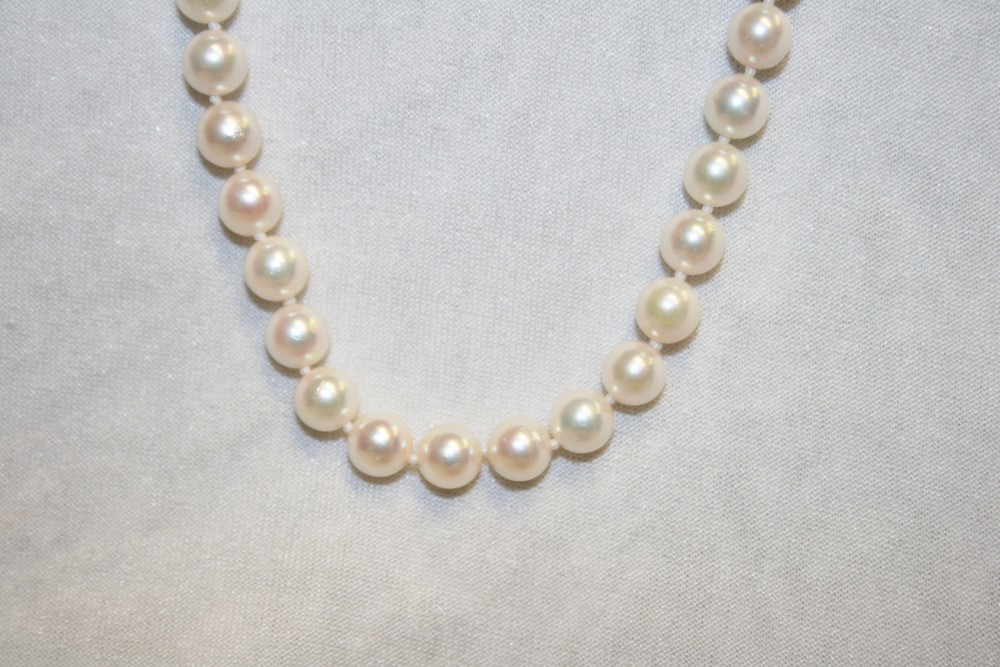 Round Cultured Pearl Necklace 17.5″