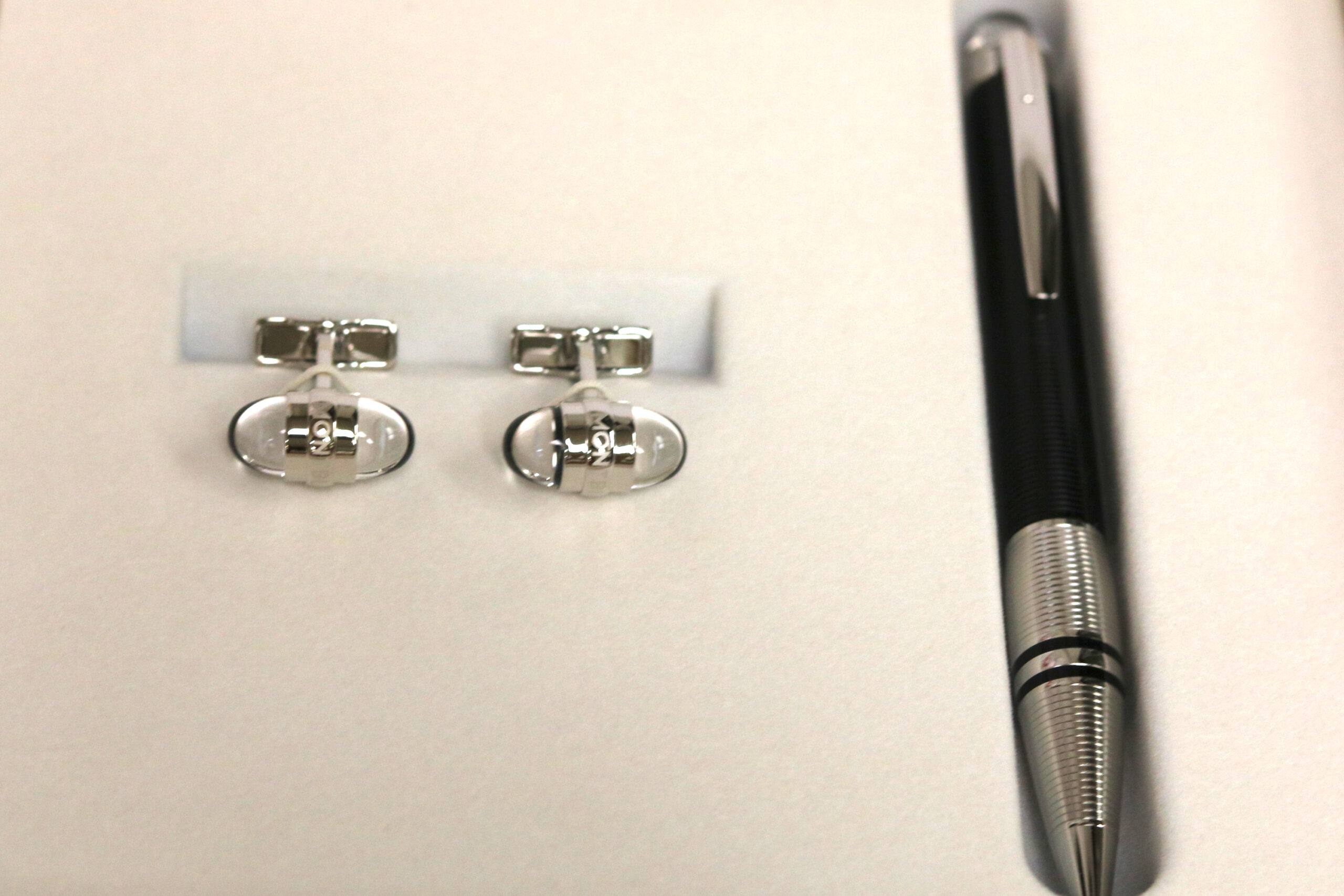 Montblanc Gift Set Starwalker Doue Ballpoint Pen and Cufflinks with Floating Star 105764