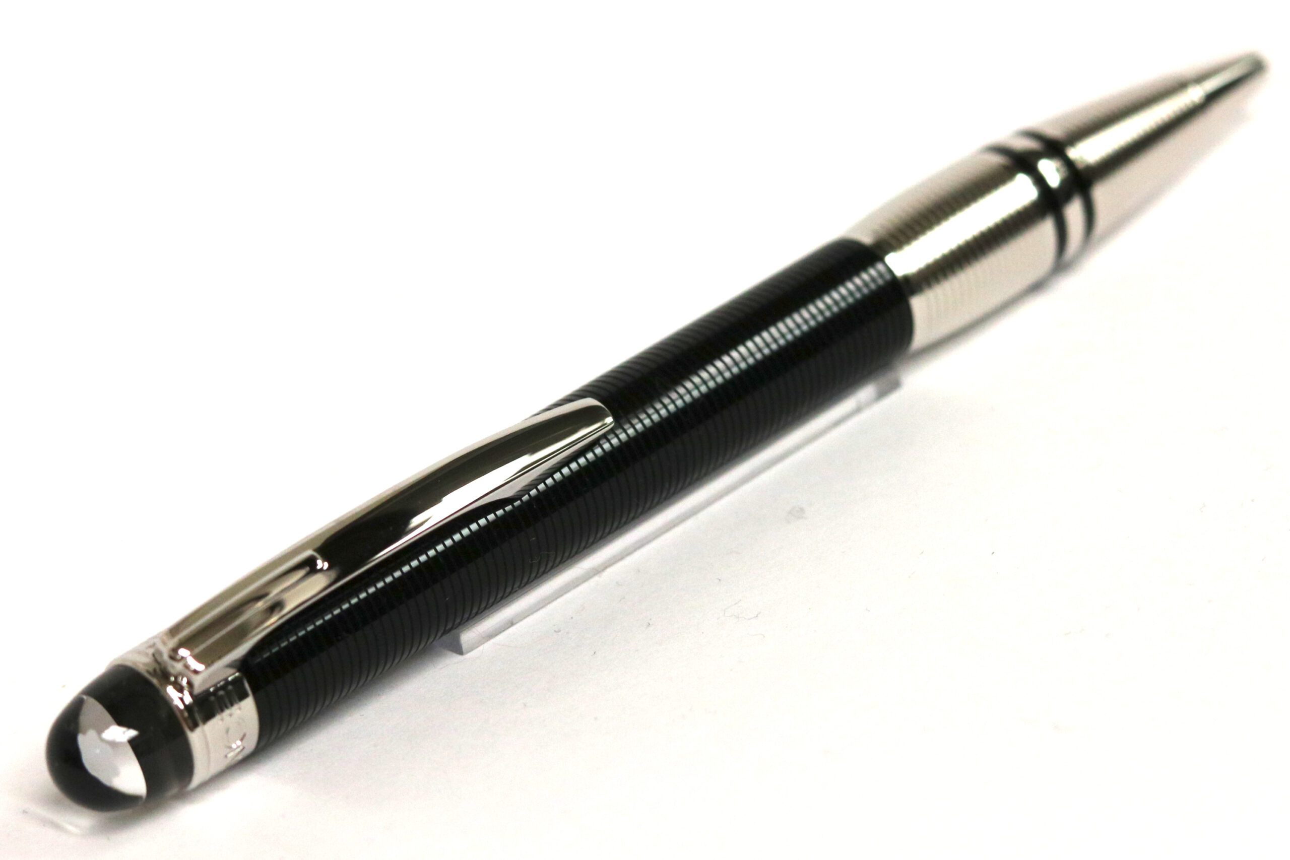 Montblanc Gift Set Starwalker Doue Ballpoint Pen and Cufflinks with Floating Star 105764