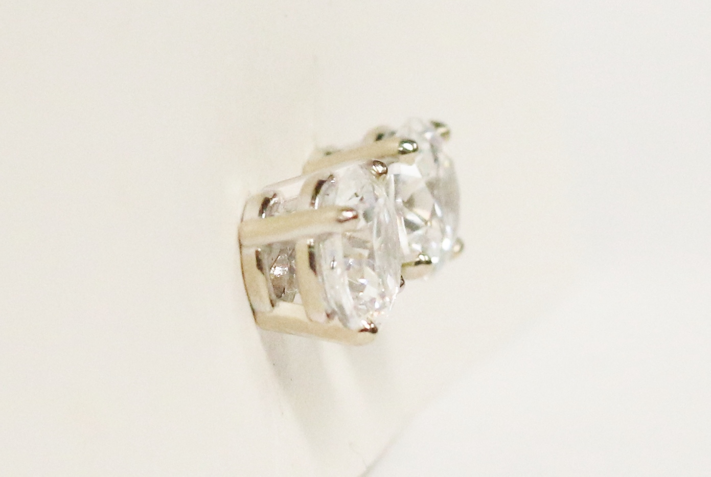White Gold CZ Stud Earrings – 6.5mm