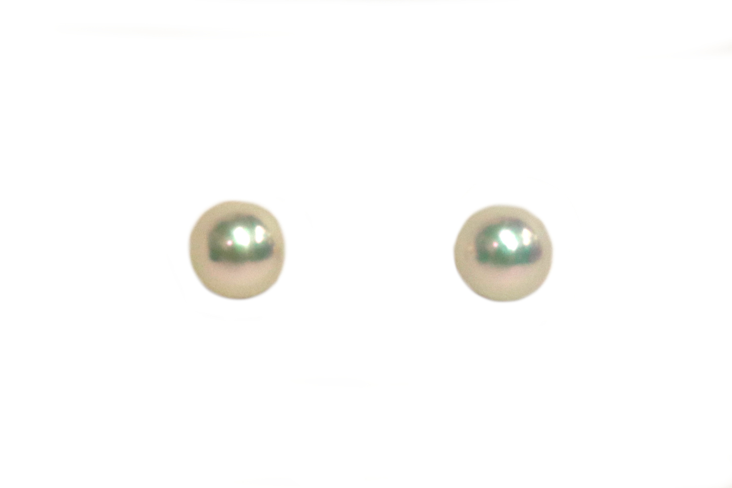 Round Cultured Pearl Earrings 5.5-6.0mm Yellow Gold Posts