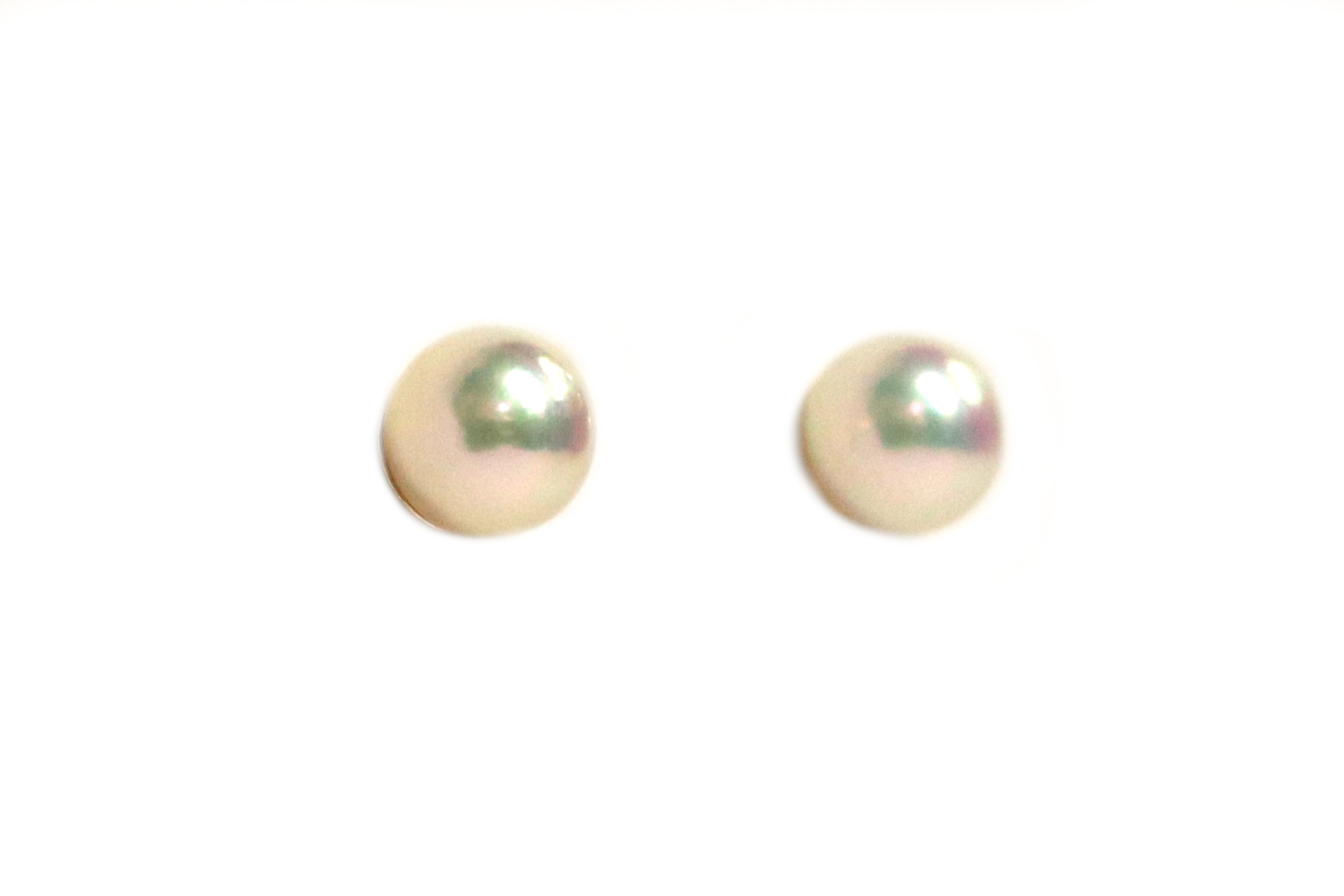 Round Cultured Pearl Earrings 5.5-6.0mm Yellow Gold Posts